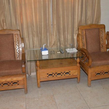 Step Inn Hotel Sukkur Экстерьер фото