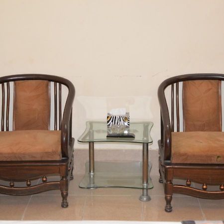 Step Inn Hotel Sukkur Экстерьер фото